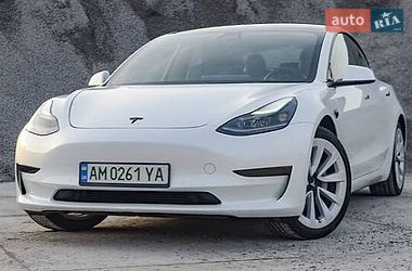Седан Tesla Model 3 2021 в Києві