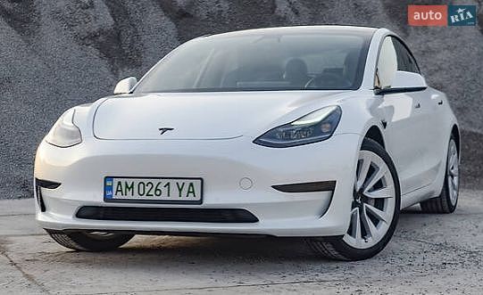 Седан Tesla Model 3 2021 в Києві