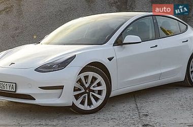 Седан Tesla Model 3 2021 в Києві