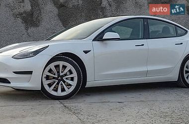 Седан Tesla Model 3 2021 в Києві