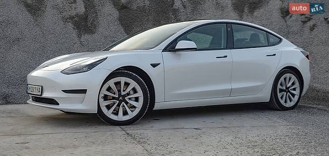 Седан Tesla Model 3 2021 в Києві