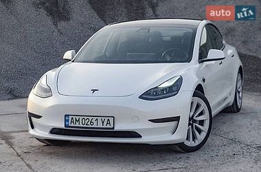 Седан Tesla Model 3 2021 в Києві