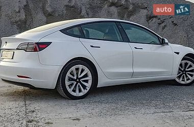 Седан Tesla Model 3 2021 в Києві