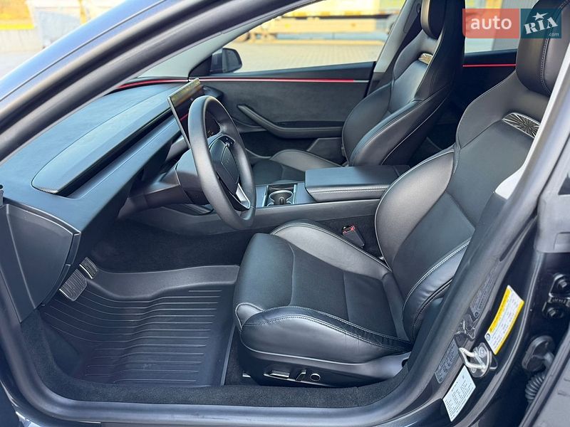 Седан Tesla Model 3 2024 в Дубно
