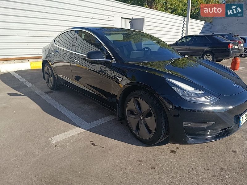 Tesla Model 3 2019