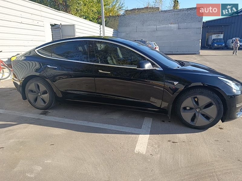 Седан Tesla Model 3 2019 в Ирпене