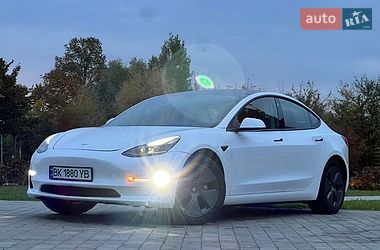 Седан Tesla Model 3 2021 в Луцке