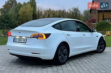 Седан Tesla Model 3 2021 в Луцке