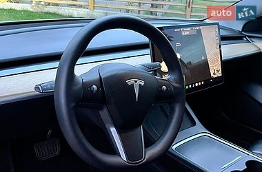 Седан Tesla Model 3 2021 в Луцке