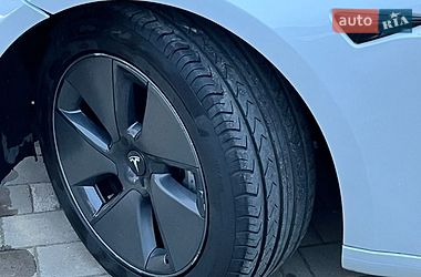 Седан Tesla Model 3 2021 в Луцке