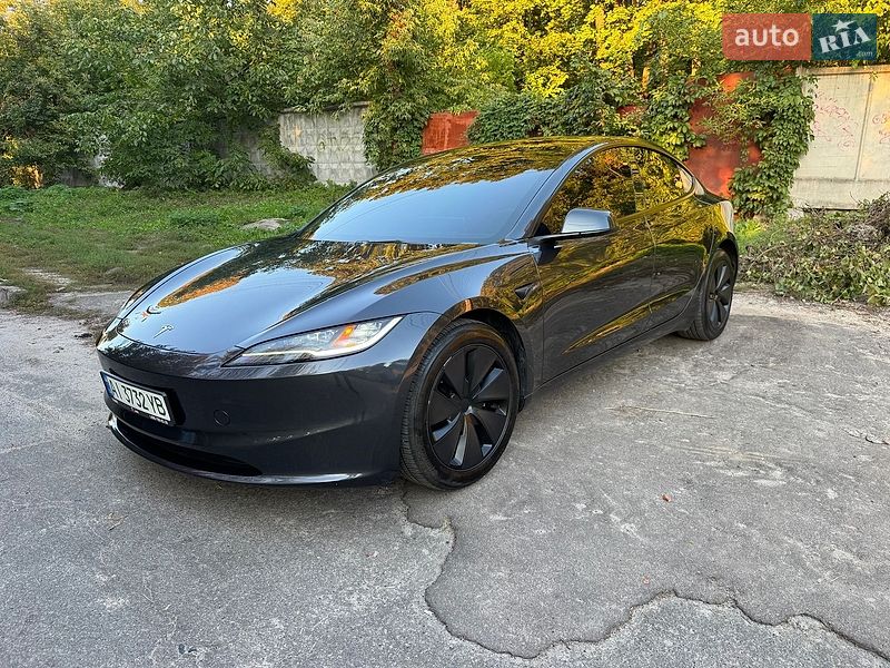 Седан Tesla Model 3 2024 в Киеве