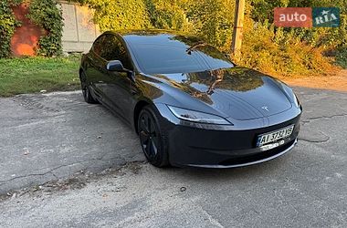Седан Tesla Model 3 2024 в Киеве