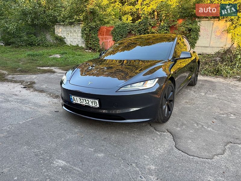 Седан Tesla Model 3 2024 в Киеве