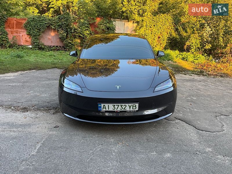 Седан Tesla Model 3 2024 в Киеве