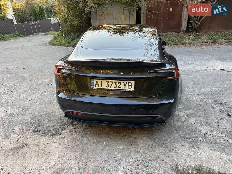 Седан Tesla Model 3 2024 в Киеве