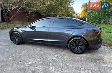 Седан Tesla Model 3 2024 в Киеве