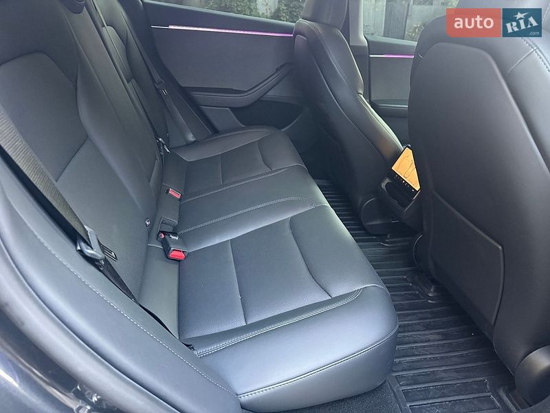 Седан Tesla Model 3 2024 в Киеве