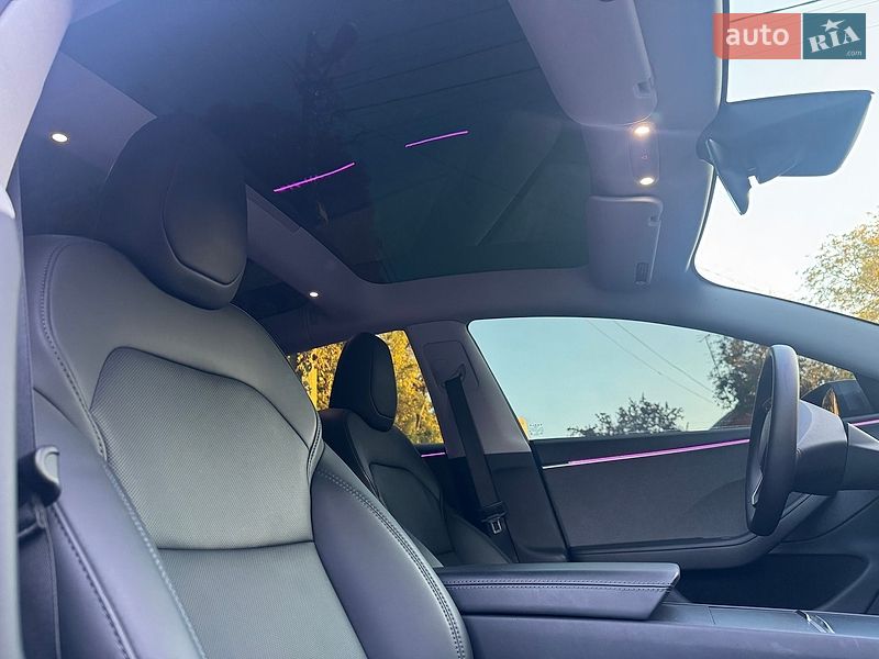 Седан Tesla Model 3 2024 в Киеве