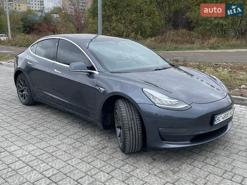 Tesla Model 3 2019