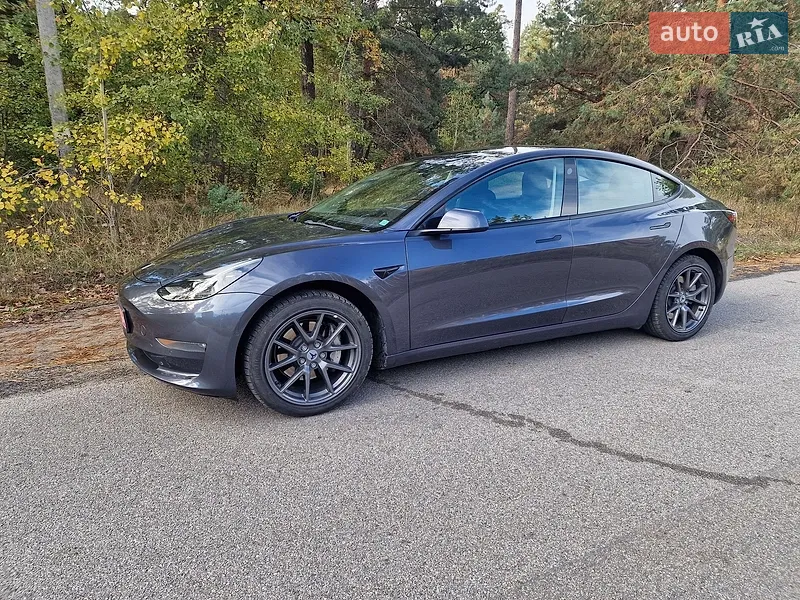 Tesla Model 3 2022