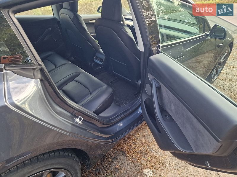 Седан Tesla Model 3 2022 в Киеве