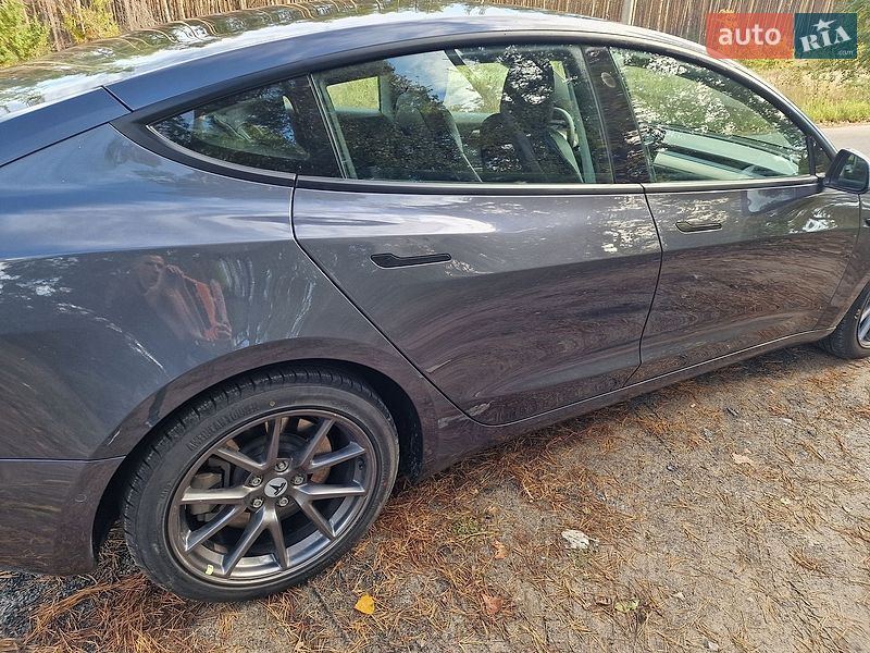 Седан Tesla Model 3 2022 в Киеве