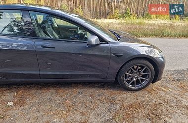 Седан Tesla Model 3 2022 в Киеве