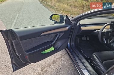 Седан Tesla Model 3 2022 в Киеве