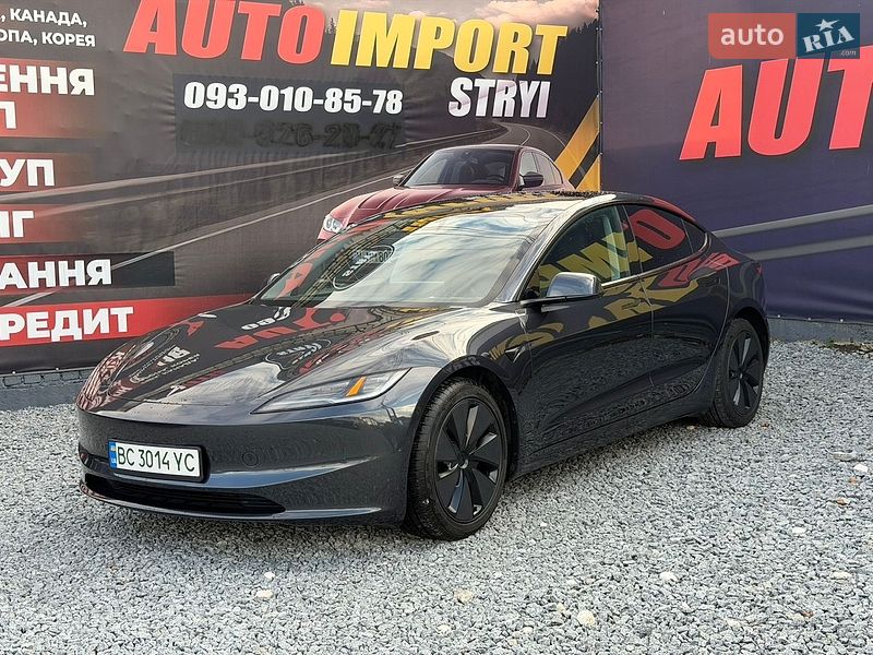 Tesla Model 3 2024
