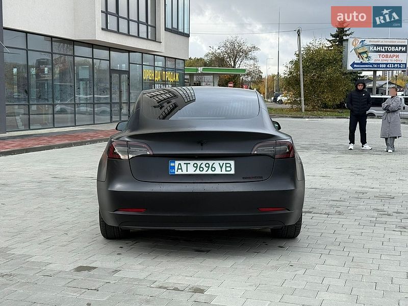Седан Tesla Model 3 2020 в Ивано-Франковске
