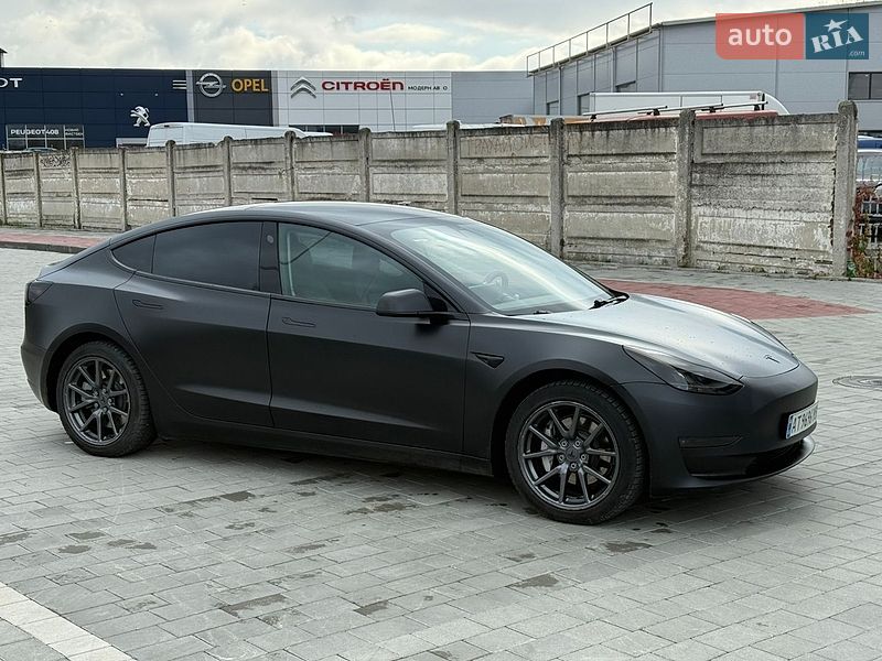Седан Tesla Model 3 2020 в Ивано-Франковске