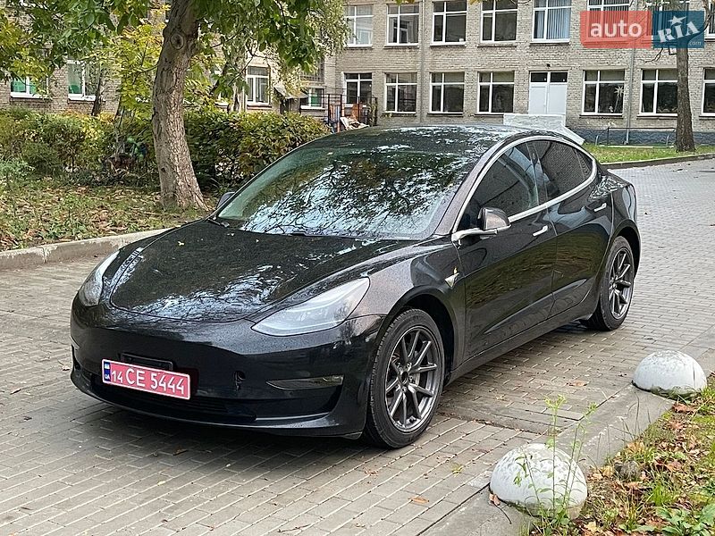 Седан Tesla Model 3 2019 в Новояворівську фото Седан Tesla Model 3 2019 в Новояворівську