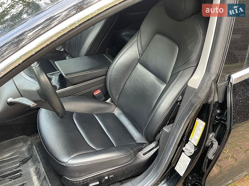 Седан Tesla Model 3 2019 в Новояворівську фото 15 Седан Tesla Model 3 2019 в Новояворівську