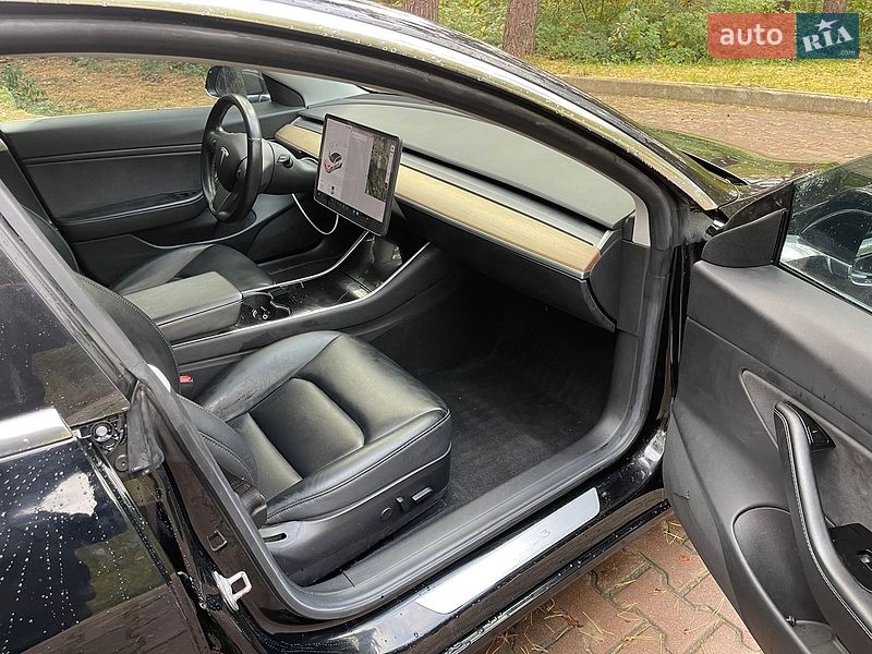 Седан Tesla Model 3 2019 в Новояворівську фото 16 Седан Tesla Model 3 2019 в Новояворівську