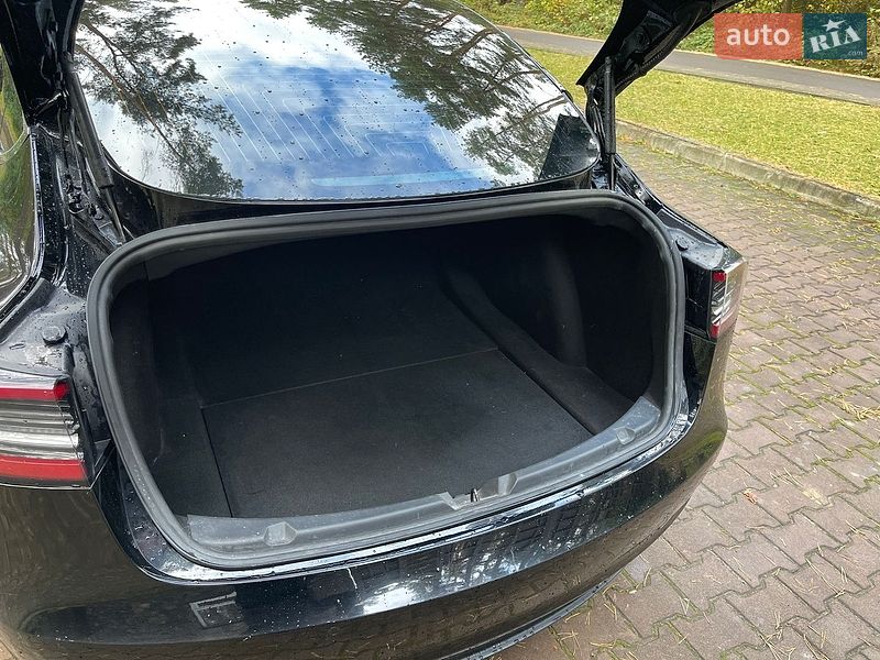 Седан Tesla Model 3 2019 в Новояворівську фото 18 Седан Tesla Model 3 2019 в Новояворівську