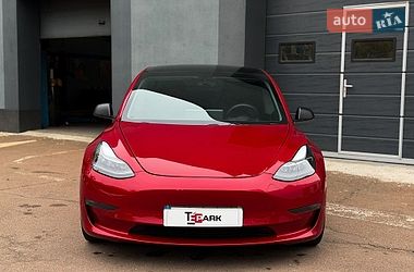Седан Tesla Model 3 2021 в Киеве фото 3 Седан Tesla Model 3 2021 в Киеве