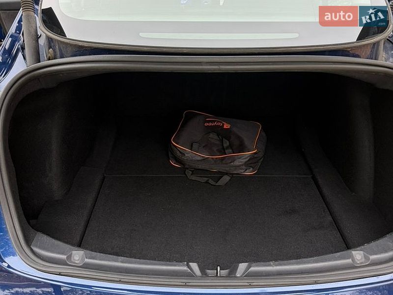 Седан Tesla Model 3 2022 в Сокале