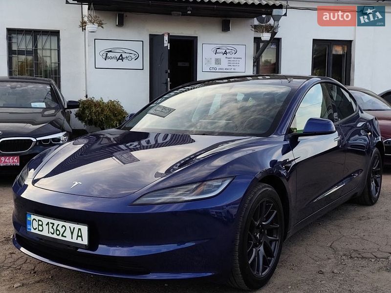 Tesla Model 3 2024