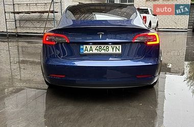 Седан Tesla Model 3 2023 в Києві