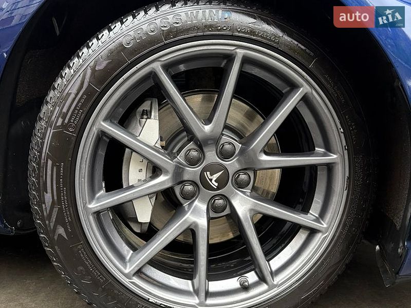 Седан Tesla Model 3 2023 в Києві