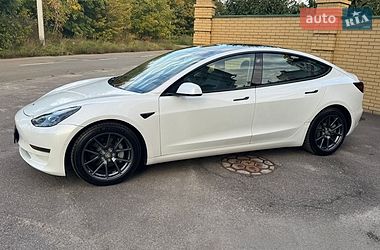 Седан Tesla Model 3 2021 в Киеве
