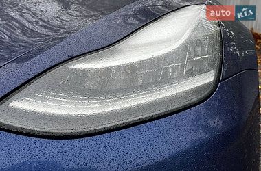 Седан Tesla Model 3 2019 в Киеве