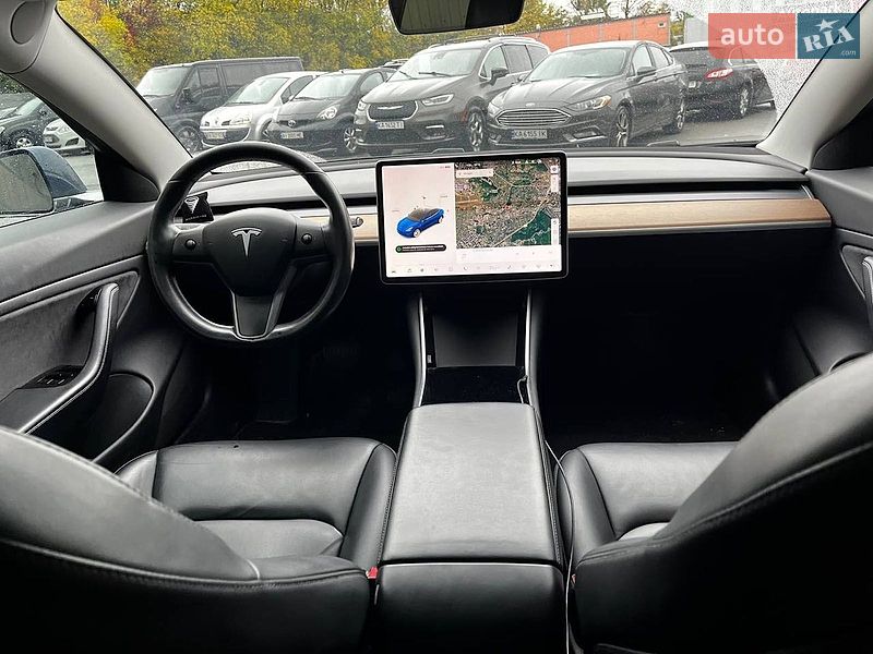 Седан Tesla Model 3 2019 в Киеве