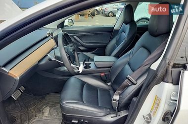 Седан Tesla Model 3 2021 в Львове