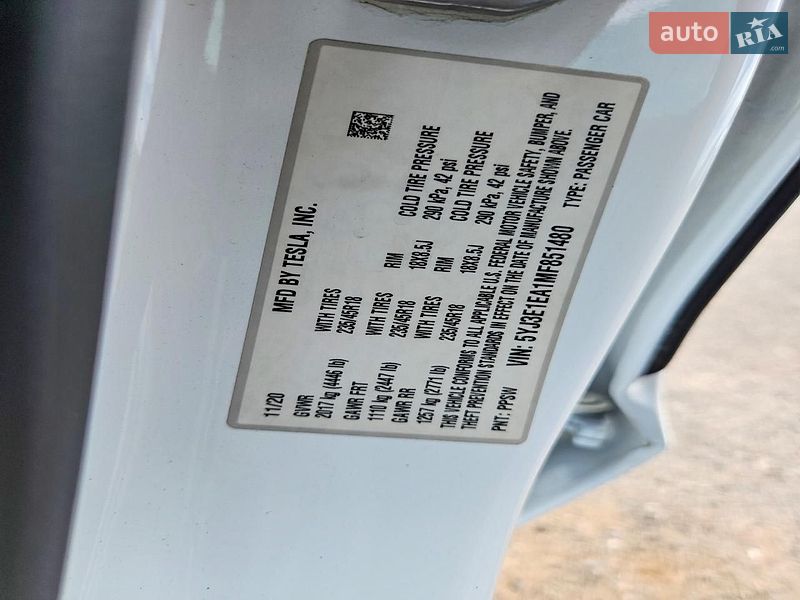 Седан Tesla Model 3 2021 в Львове