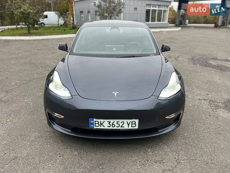 Tesla Model 3 2023