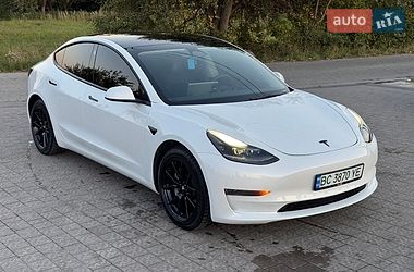 Седан Tesla Model 3 2022 в Львове
