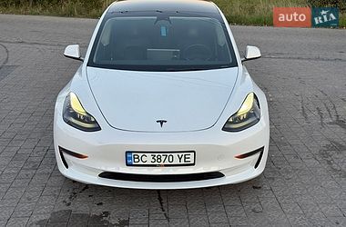 Седан Tesla Model 3 2022 в Львове
