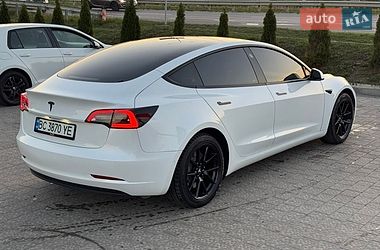 Седан Tesla Model 3 2022 в Львове