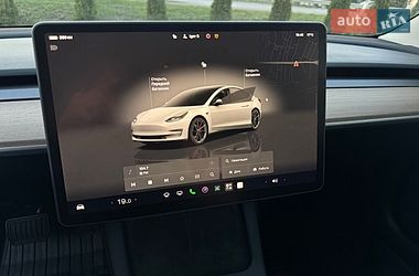 Седан Tesla Model 3 2022 в Львове